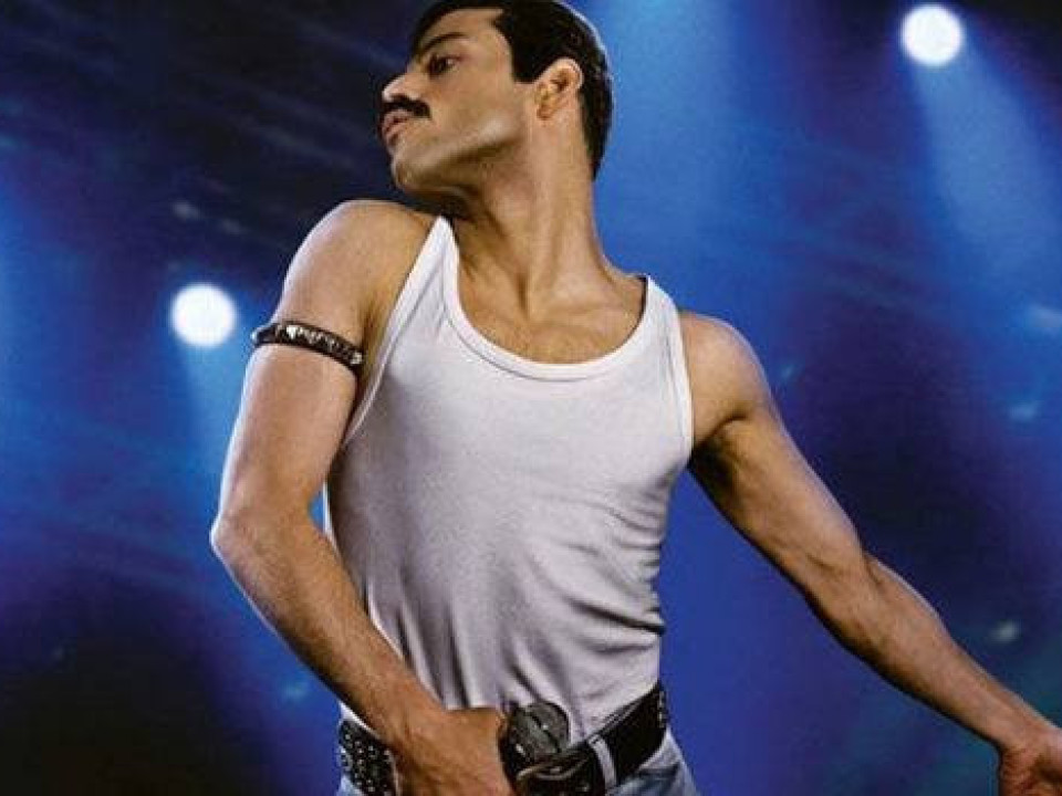 Urmărește un clip extras din filmul „Bohemian Rhapsody”, pelicula biografică dedicată trupei Queen