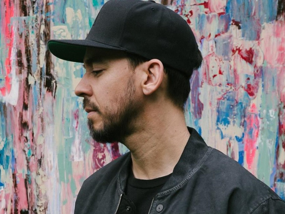 Mike Shinoda lansează videoclipul piesei „Lift Off”, în colaborare cu Chino Moreno (Deftones) și Machine Gun Kelly 