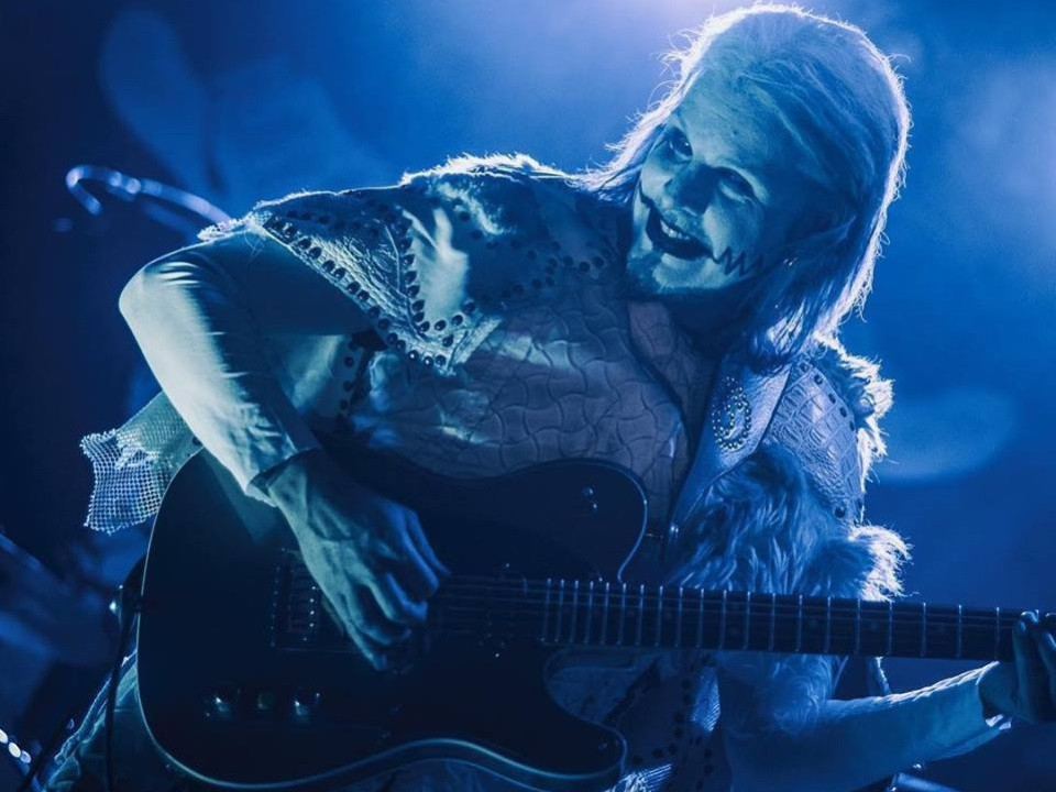 John 5 and The Creatures revin cu videoclipul piesei „Crank It - Living With Ghosts”
