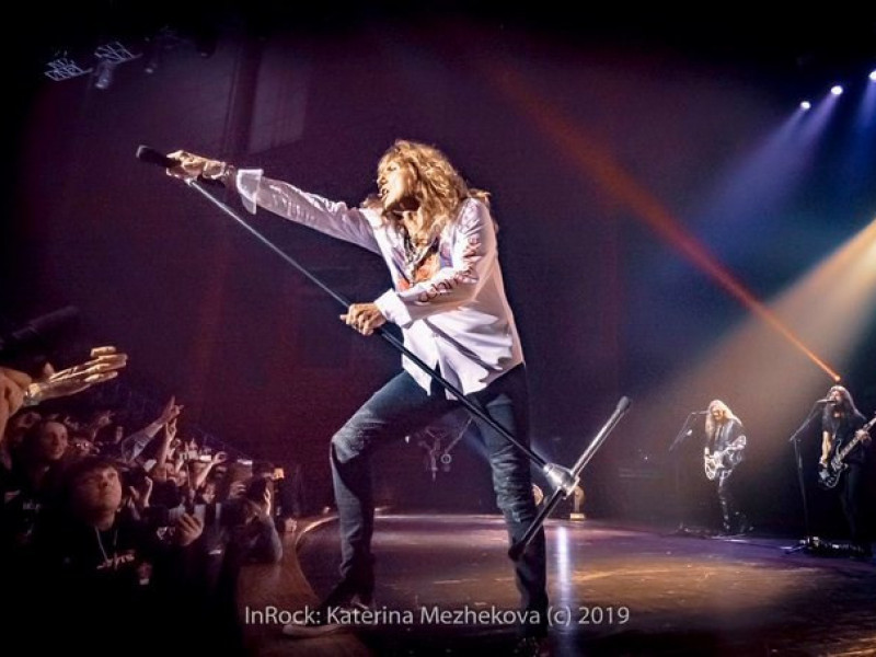Video: Concert complet susținut de Whitesnake în Moscova 
