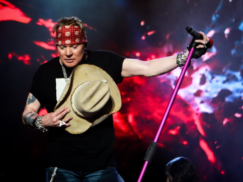 Guns N' Roses interpretează live piesa „Locomotive” după 27 de ani