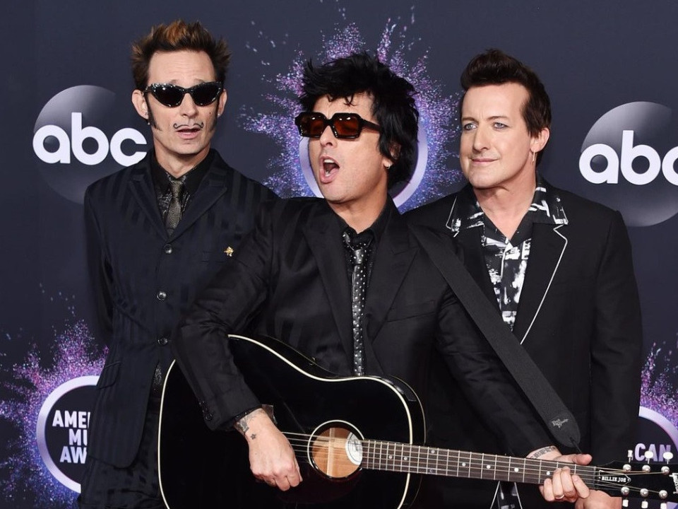 Green Day revin cu piesa „Pollyanna” pentru a sărbători noile date ale Hella Mega Tour (+Fall Out Boy, Weezer)