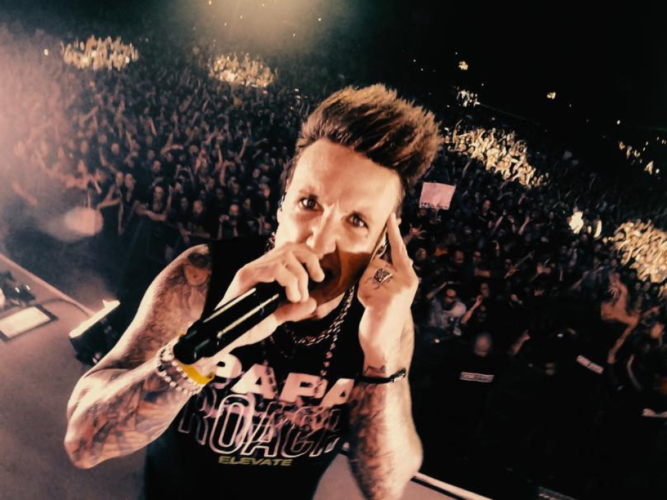 Papa Roach au creat un album cu intenția de a aduce muzica rock înapoi în atenția publicului