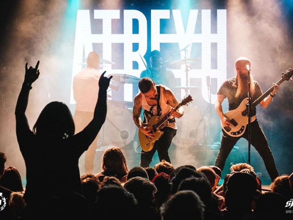 Atreyu lansează videoclipul melodiei „Super Hero” feat. Avenged Sevenfold și Underoath