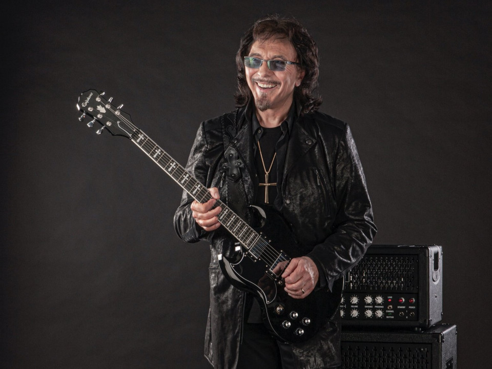 Tony Iommi revine cu singleul „Scent of Dark” și cu... un parfum de lux