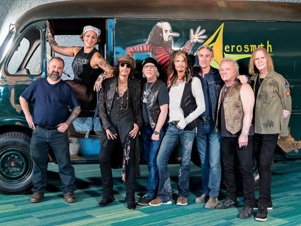 Van-ul cu care Aerosmith mergea in turneu din anii '70 a fost restaurat la "American Pickers"