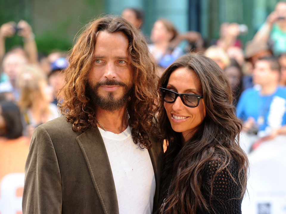 Vicky Cornell, văduva lui Chris Cornell, dă în judecată Soundgarden