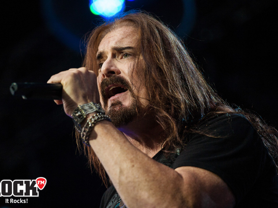 Dream Theater lansează varianta live a „The Spirit Carries On”