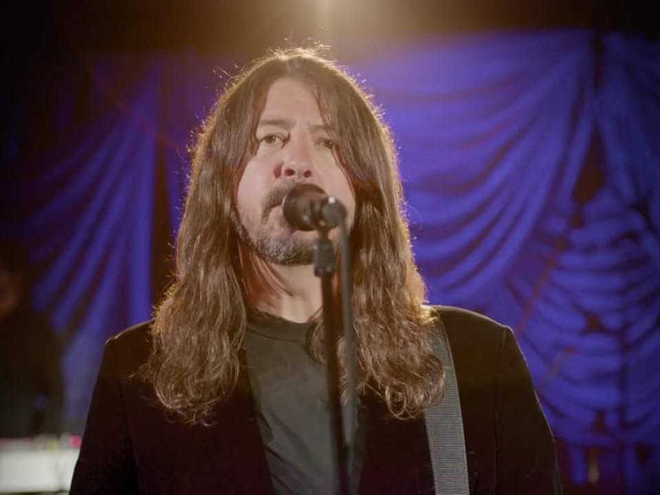 Foo Fighters revin cu un cântec de pe coloana sonoră a filmului „Studio 666”
