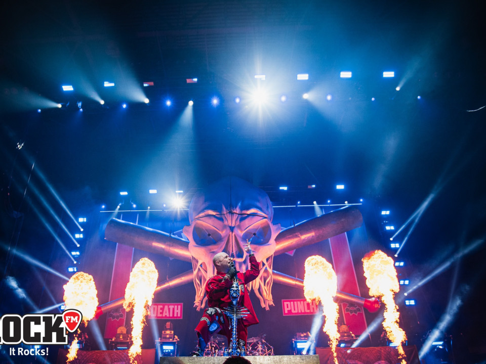 Five Finger Death Punch are cel de-al 10-lea nr. 1 în Mainstream Rock Airplay