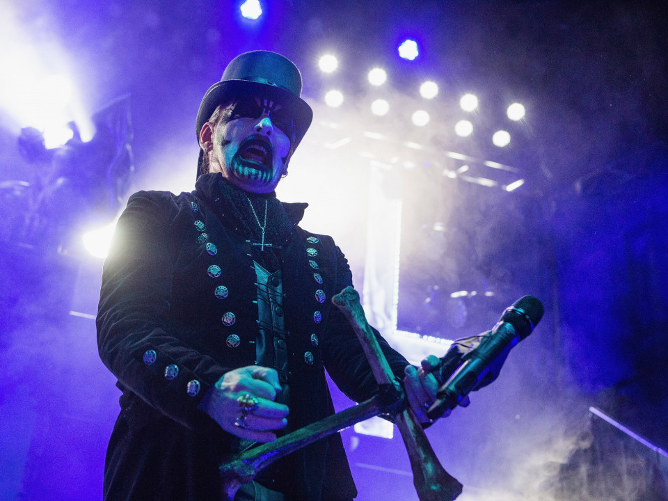 King Diamond interpretează o melodie nouă pe scena festivalului Hellfest