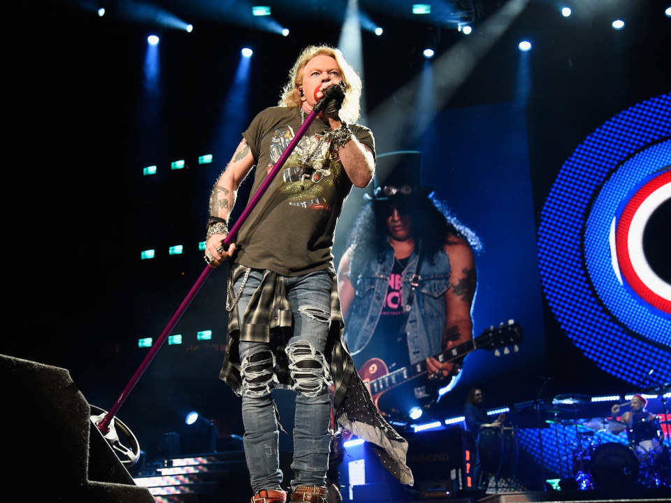 Guns N 'Roses ne ofera o versiune nemaiauzită până acum la "November Rain"