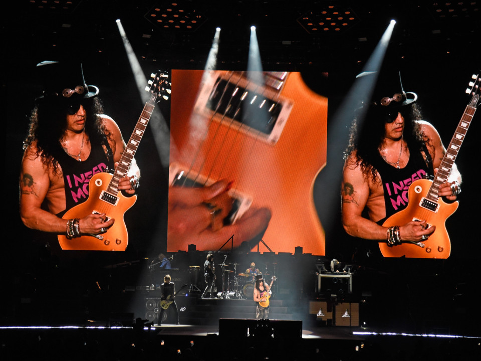 Guns N' Roses cânta live "Slither", Velvet Revolver, pentru prima dată (Video)