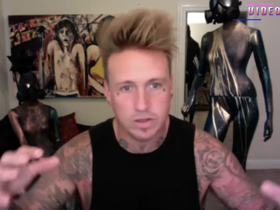 Papa Roach își însușesc și rolul casei de discuri pentru următorul album