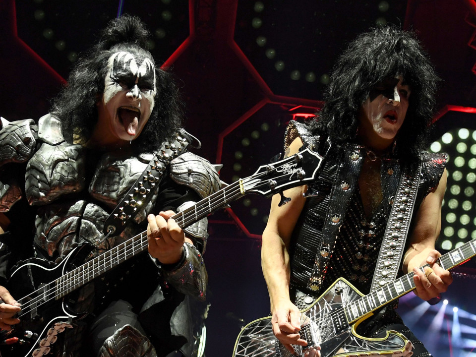 Kiss adaugă mai mult de 70 de concerte turneului de adio “End of the Road”