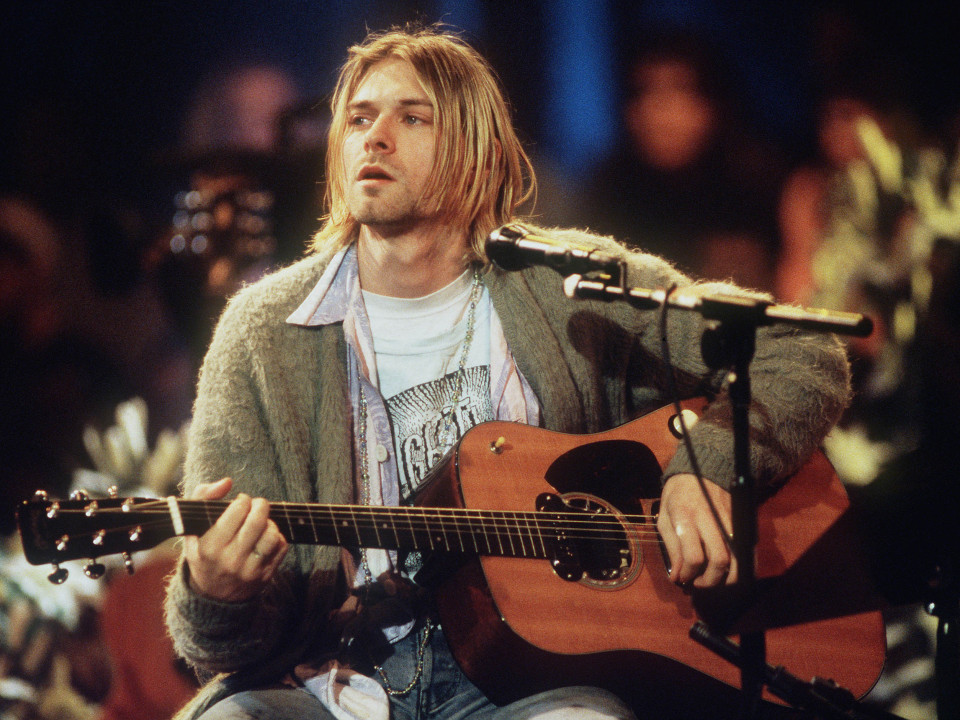 Chitara lui Kurt Cobain, din concertul "MTV Unplugged", scoasă la licitație