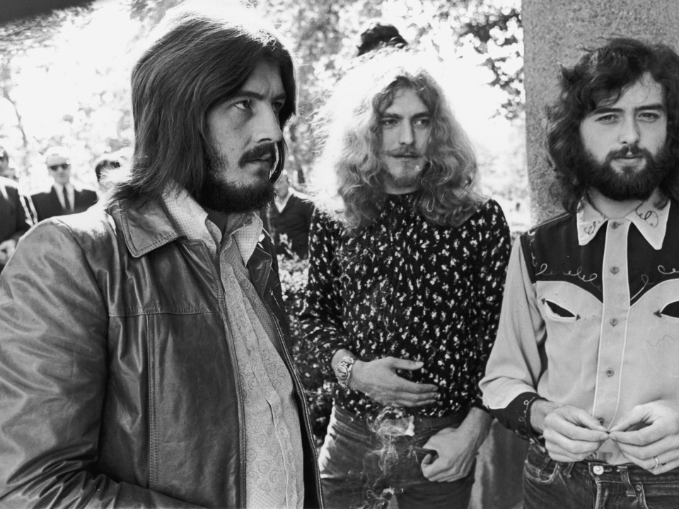 Arhivă: Robert Plant numește o secțiune de tobe remarcabilă de la Led Zeppelin