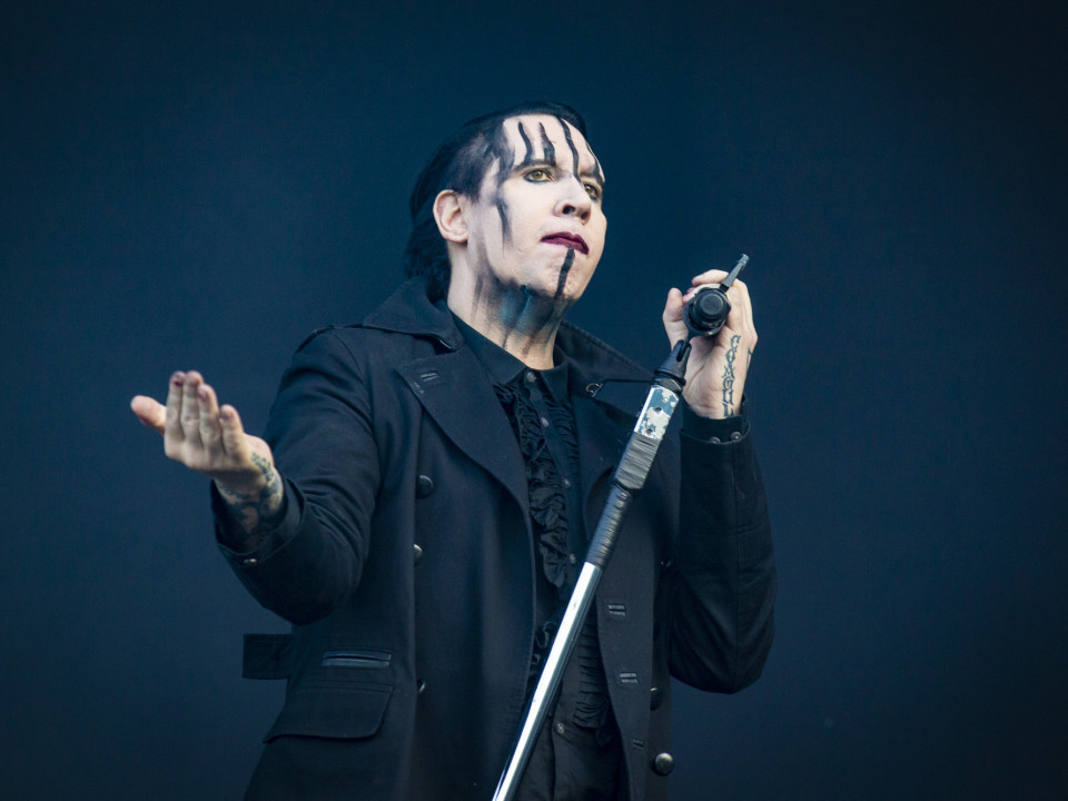Marilyn Manson, în grija medicilor, după ce i s-a făcut rău pe scena