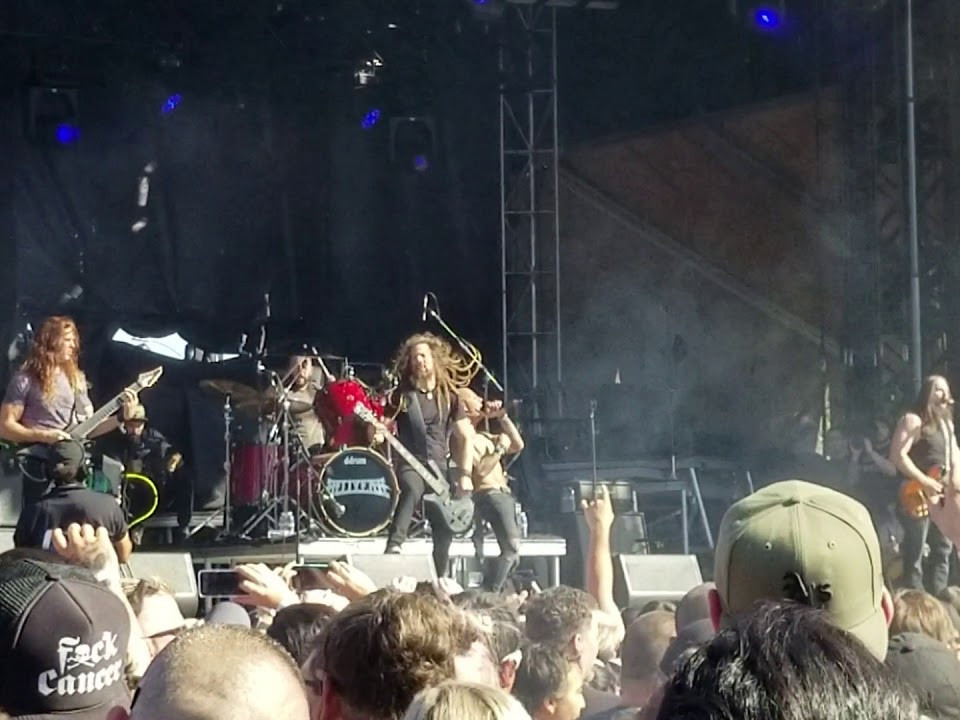 Membri Godsmack, Korn, Shinedown și alți artiști îi aduc un omagiu lui Vinnie Paul pe scena festivalului Aftershock