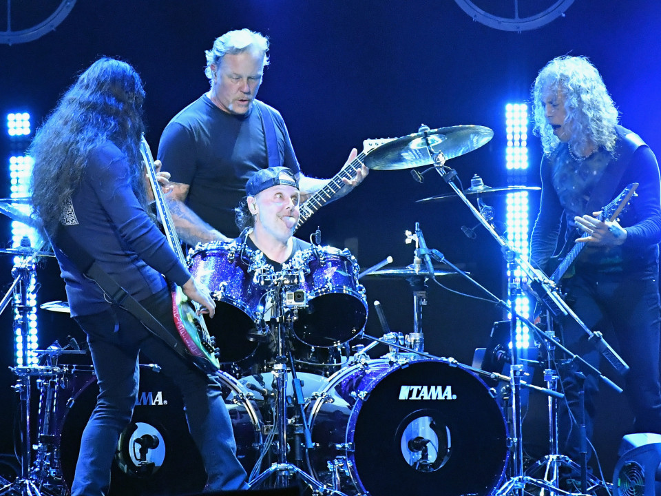 Robert Trujillo și Kirk Hammett, cover după "Ma Gueule", în onoarea lui Johnny Hallyday