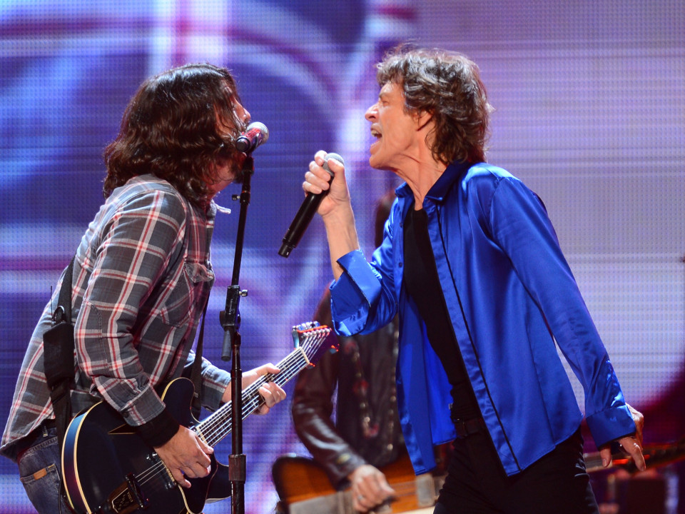 Mick Jagger colaborează cu Dave Grohl pentru piesa „Eazy Sleazy”