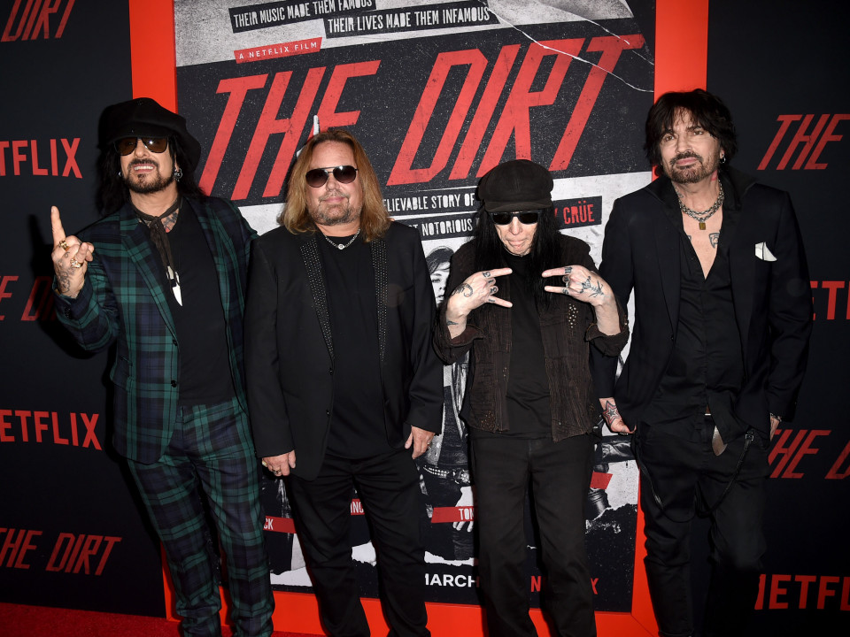 Mötley Crüe confirmă reuniunea, distrugand contractul „de încetare a turneelor”