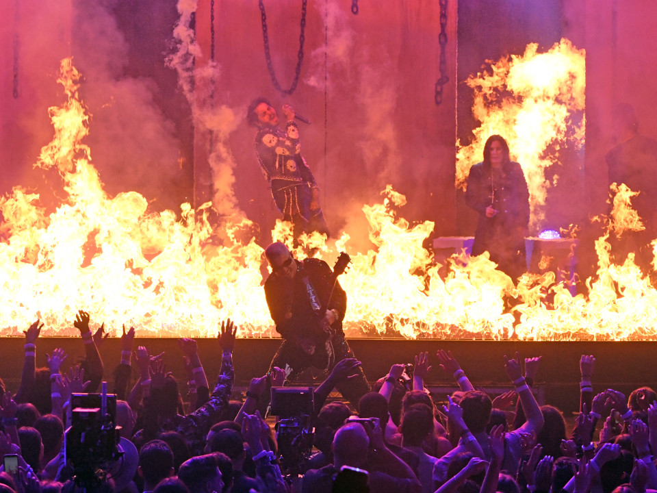 Ozzy Osbourne s-a intors pe scenă, la American Music Awards