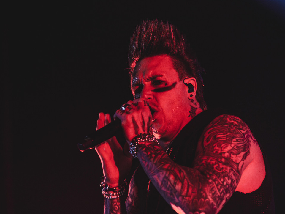 Papa Roach lansează un nou single, „Stand Up”