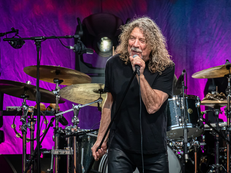 Robert Plant spune că acum arată ca bătrânul de pe coperta Led Zeppelin IV