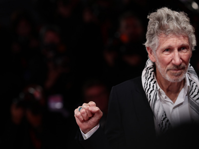 Nouă versiune Roger Waters - „Bravure of Being Out of Range” 2021, de pe „Amused To Death”