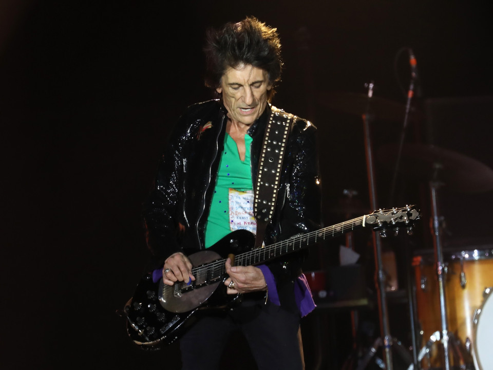 Ronnie Wood (Rolling Stones) îl omagiază pe Chuck Berry printr-un album live