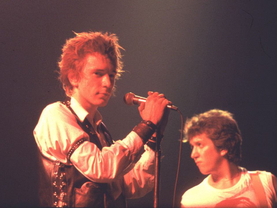 „God Save the Queen” - Sex Pistols este reeditat pentru a marca jubileul de platină al Reginei