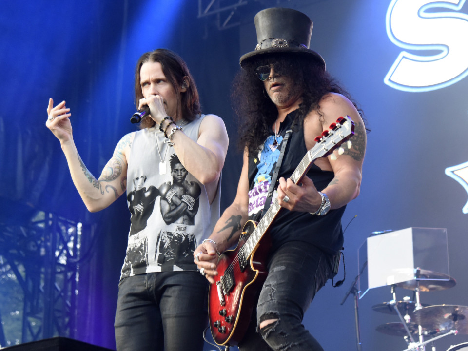Slash feat. Myles Kennedy and the Conspirators, nou cântec, „Call Off The Dogs”