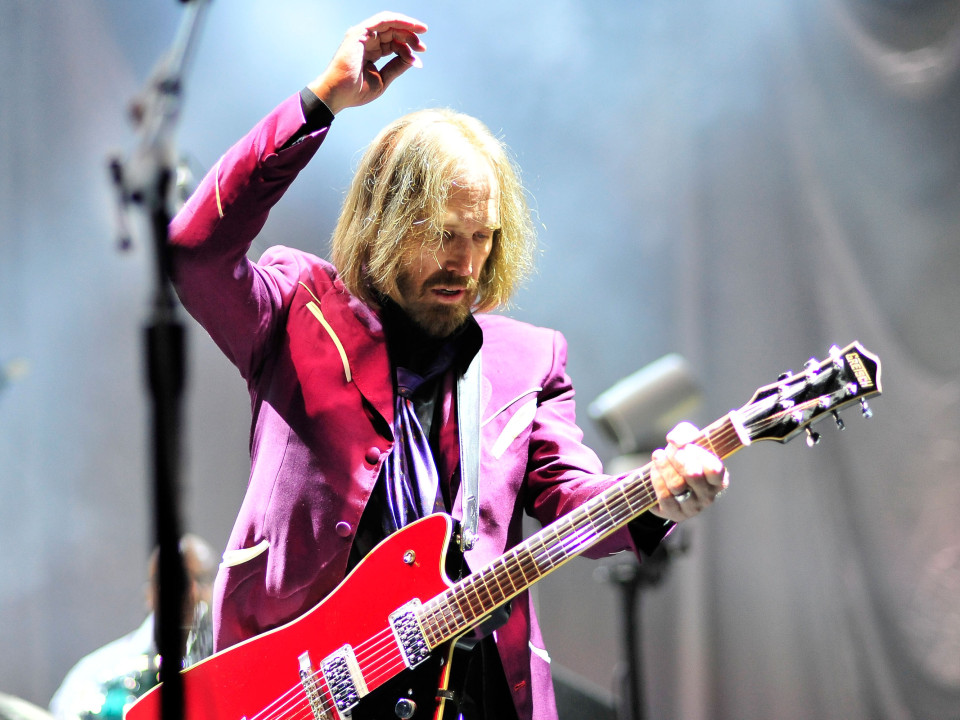 Lansare Tom Petty, „Something Could Happen”