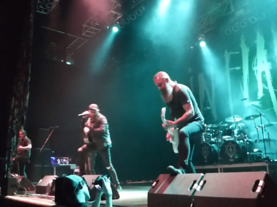 In Flames apar pentru prima oară pe scenă alături de chitaristul Chris Broderick (Act Of Defiance, ex-Megadeth)