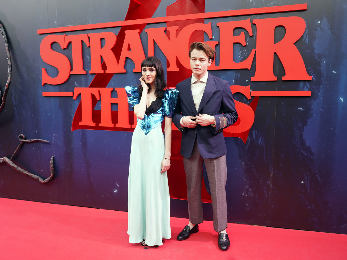 INTERVIU | De vorbă cu Natalia Dyer  & Charlie Heaton despre noul sezon al serialului „Stranger Things”: „Muzica modelează tonul sezonului”