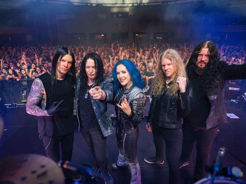 Arch Enemy revin azi cu videoclipul melodiei „Sunset Over The Empire”