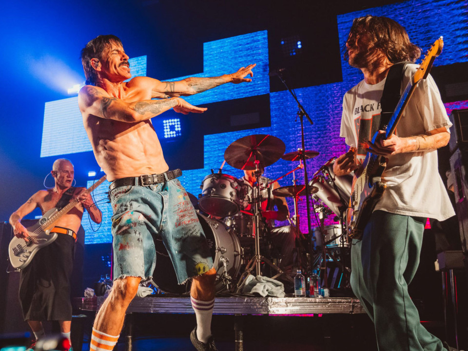 Red Hot Chili Peppers lansează al doilea dublu album în același an!