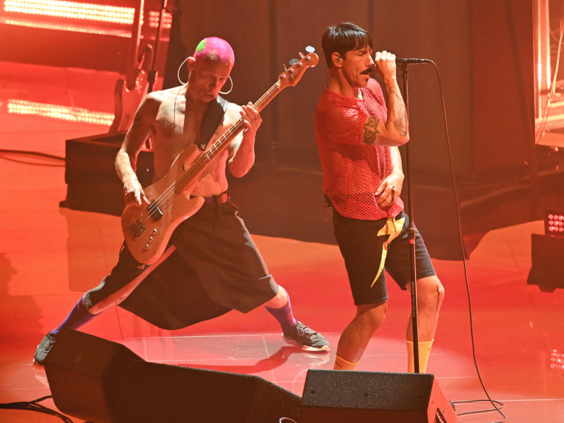 Red Hot Chili Peppers îi dedică lui Taylor Hawkins premiul MTV VMAs Global Icon