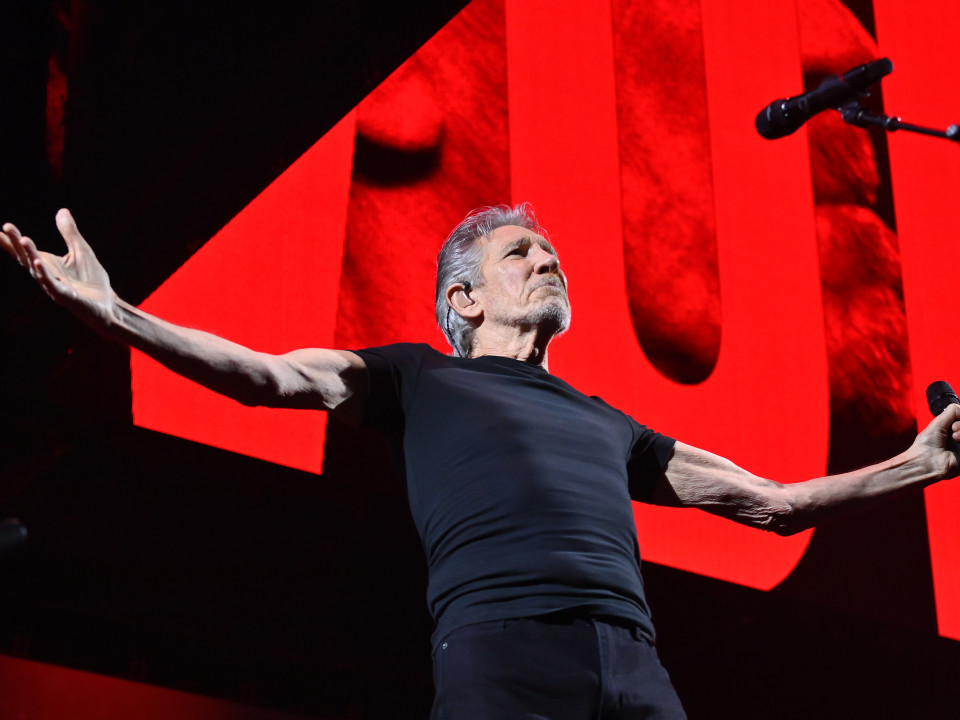 Roger Waters a lansat o nouă interpretare a piesei Pink Floyd „Comfortably Numb”