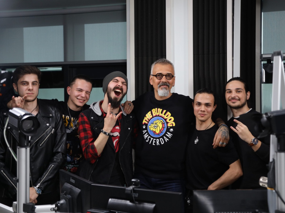 Red Suns, o trupă nouă din rock-ul românesc, în vizită la Cristian Hrubaru în emisiune
