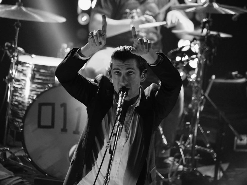 Arctic Monkeys începe turneul „The Car” și readuce pe scenă piesele preferate ale fanilor