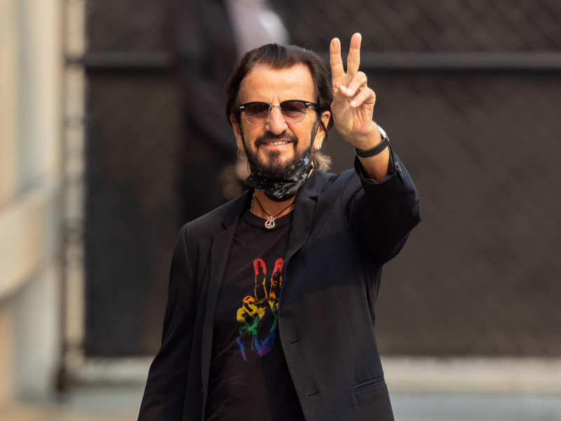 Ringo Starr a confirmat că viitoarea piesă The Beatles va folosi doar părți autentice înregistrate de John Lennon și George Harrison