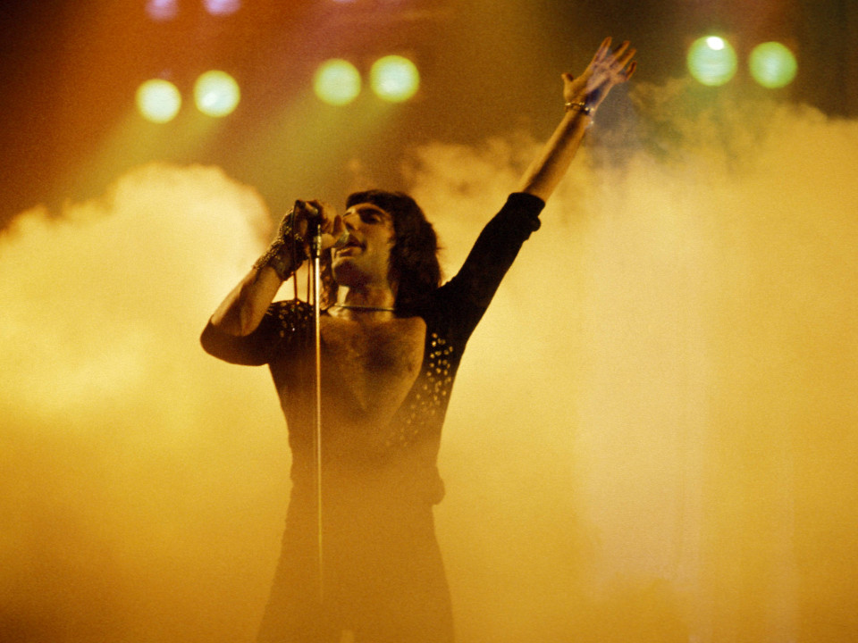 Freddie Mercury discută despre live-urile Queen într-un interviu de arhivă al serialului „The Greatest Live”