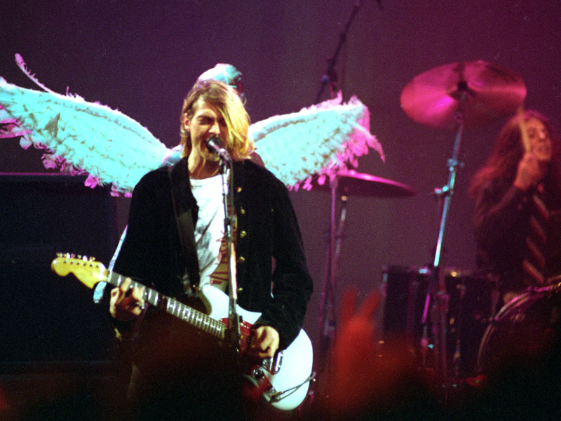 Nirvana prezintă versiuni live nelansate anterior ale „Pennyroyal Tea” și „Scentless Apprentice”